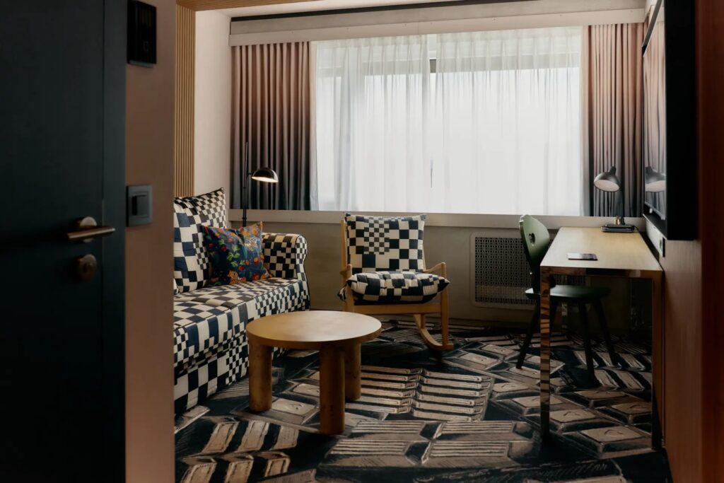 moquette imprimée sur-mesure pour les chambres de l'hôtel Mama Shelter Zürich, représentant des tablettes de chocolat, design baptiste vandaele