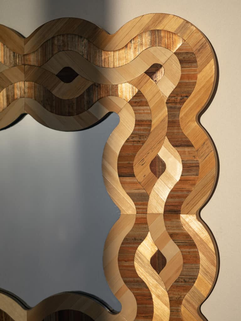 miroir artisanal et ornemental en marqueterie de paille, labyrinthe entrelacs, design baptiste vandaele